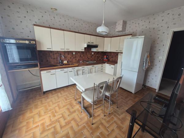 Maison 7 pièce(s) 4 chambre(s) 190 m²