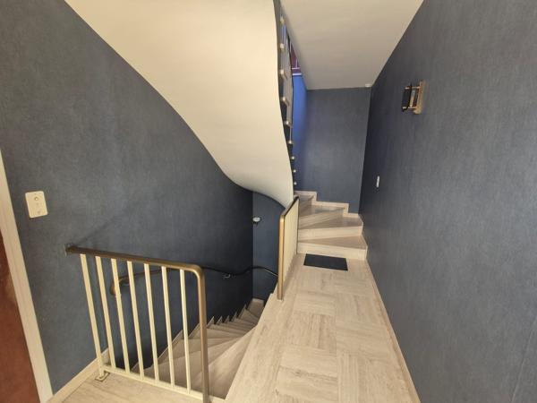 Maison 7 pièce(s) 4 chambre(s) 190 m²