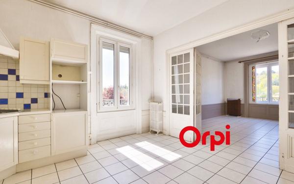 Appartement à vendre    4 pièces • 122,18 m2 Saint-Genis-Laval