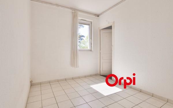 Appartement à vendre    4 pièces • 122,18 m2 Saint-Genis-Laval