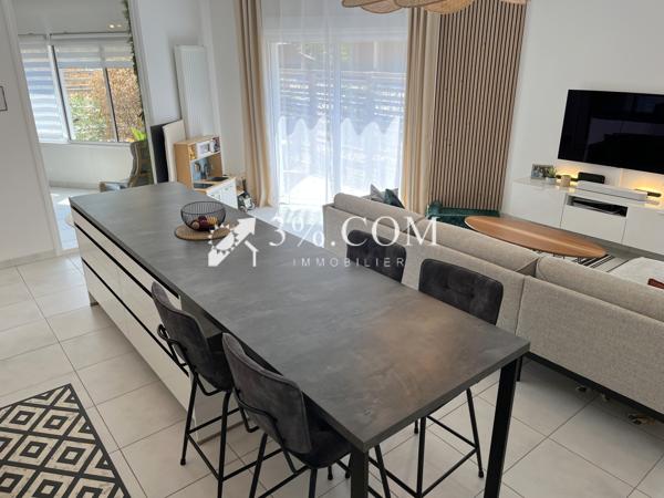 Appartement 4 pièce(s) 2 chambre(s) 93 m²