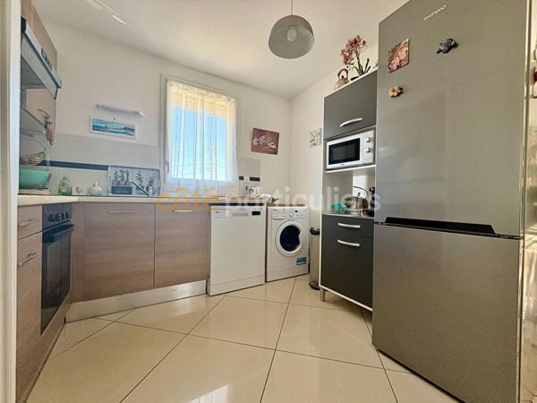 Vente
                Appartement61,49 m² - 3 Pièces -
                    NARBONNE (11100)
