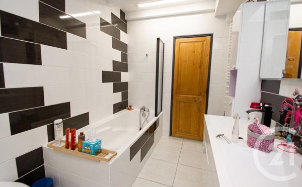 Appartement T3 à vendre  4 pièces - 87 m2 PONTARLIER - 25