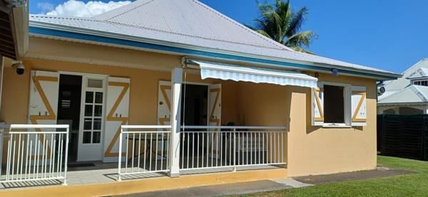 Goyave (97128) de terrain - Villa style créole en parfait état dans quartier calme sur la commune de GOYAVE