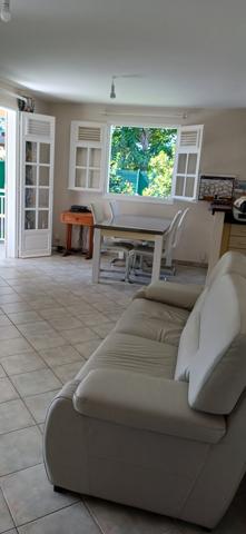 Goyave (97128) de terrain - Villa style créole en parfait état dans quartier calme sur la commune de GOYAVE