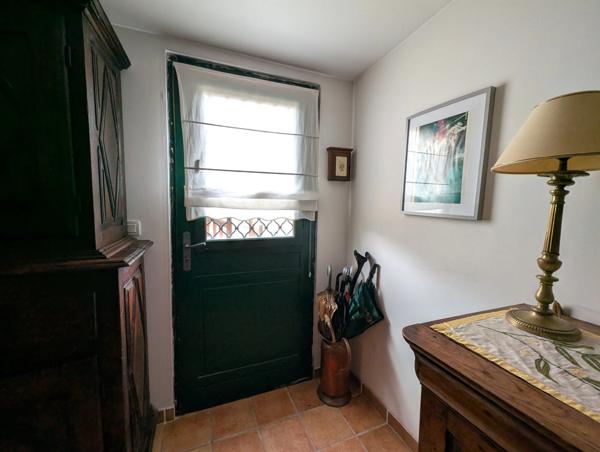 Vente en exclusivité – Maison ancienne typique avec jardin dans le centre de Vitry-aux-Loges