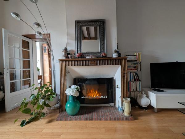 Vente en exclusivité – Maison ancienne typique avec jardin dans le centre de Vitry-aux-Loges