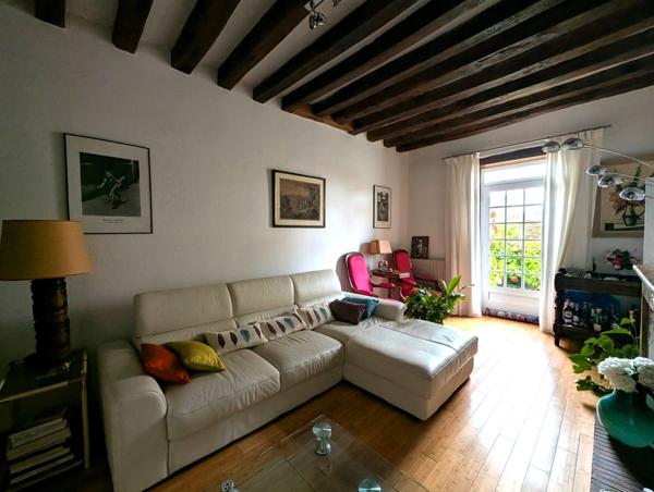 Vente en exclusivité – Maison ancienne typique avec jardin dans le centre de Vitry-aux-Loges