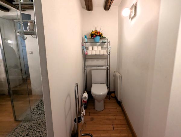 Vente en exclusivité – Maison ancienne typique avec jardin dans le centre de Vitry-aux-Loges