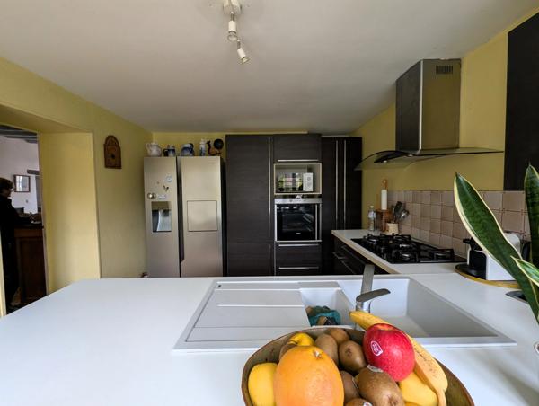 Vente en exclusivité – Maison ancienne typique avec jardin dans le centre de Vitry-aux-Loges