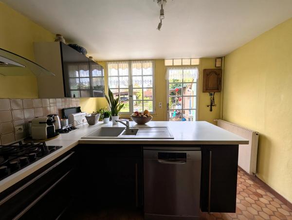 Vente en exclusivité – Maison ancienne typique avec jardin dans le centre de Vitry-aux-Loges