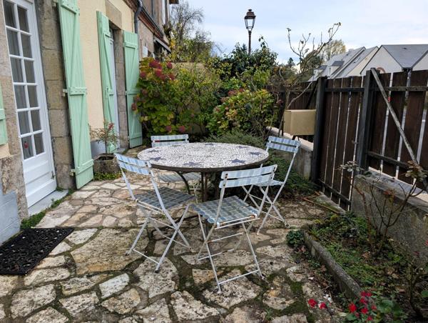 Vente en exclusivité – Maison ancienne typique avec jardin dans le centre de Vitry-aux-Loges