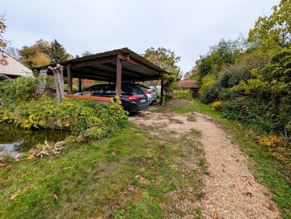 Vente en exclusivité – Maison ancienne typique avec jardin dans le centre de Vitry-aux-Loges