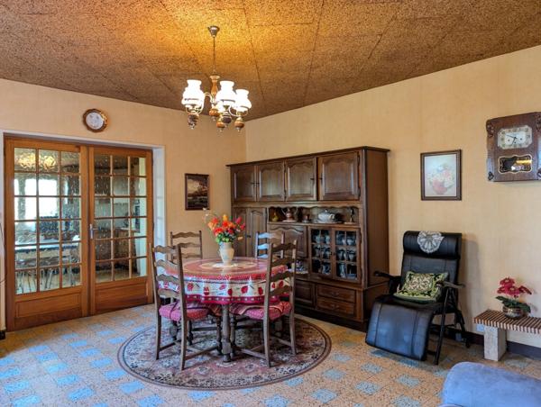 Longère à vendre 197m² dont appartement T1 - TERVAL (85)