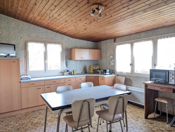 Longère à vendre 197m² dont appartement T1 - TERVAL (85)