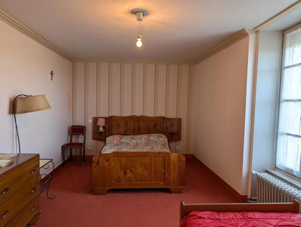 Longère à vendre 197m² dont appartement T1 - TERVAL (85)