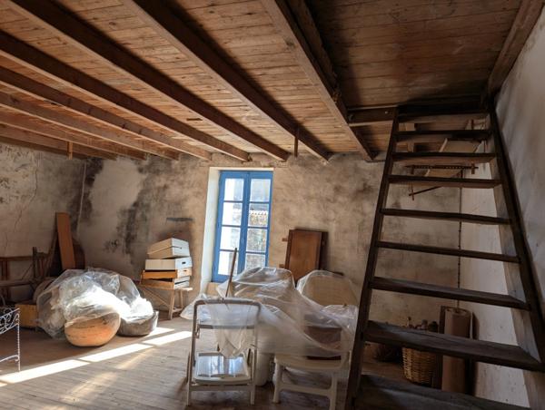 Longère à vendre 197m² dont appartement T1 - TERVAL (85)