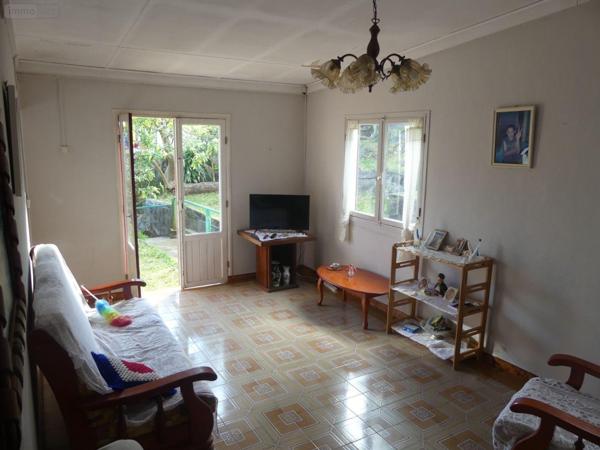 Maison à restaurer à vendre à La-Montagne à la Réunion (97417), ref : 97405/184
