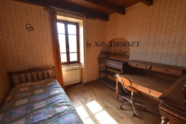 Dontreix (23700) Dépt.23. DONTREIX, ANCIEN CORPS DE FERME en pierre, 7 pièces, dépendances, terrain de 14 276 m2