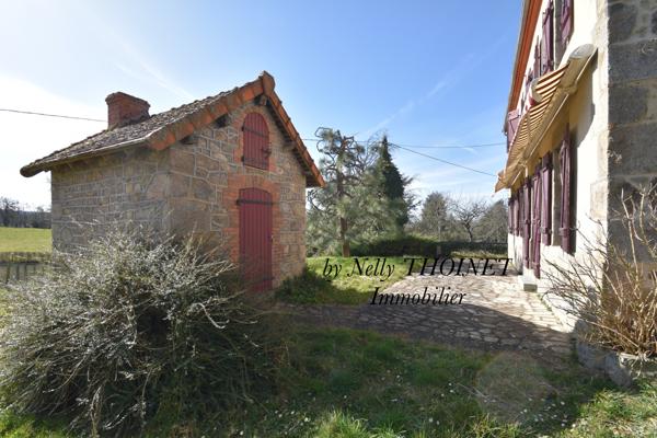 Dontreix (23700) Dépt.23. DONTREIX, ANCIEN CORPS DE FERME en pierre, 7 pièces, dépendances, terrain de 14 276 m2