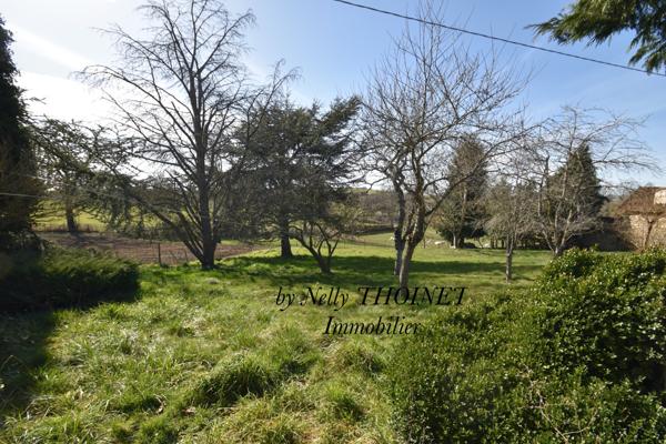 Dontreix (23700) Dépt.23. DONTREIX, ANCIEN CORPS DE FERME en pierre, 7 pièces, dépendances, terrain de 14 276 m2