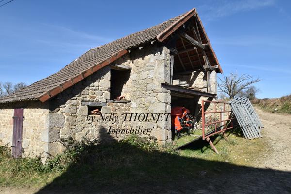Dontreix (23700) Dépt.23. DONTREIX, ANCIEN CORPS DE FERME en pierre, 7 pièces, dépendances, terrain de 14 276 m2