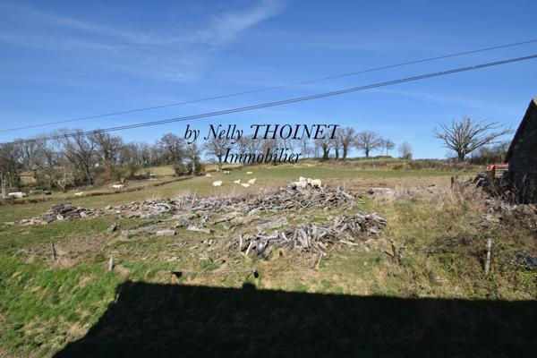 Dontreix (23700) Dépt.23. DONTREIX, ANCIEN CORPS DE FERME en pierre, 7 pièces, dépendances, terrain de 14 276 m2