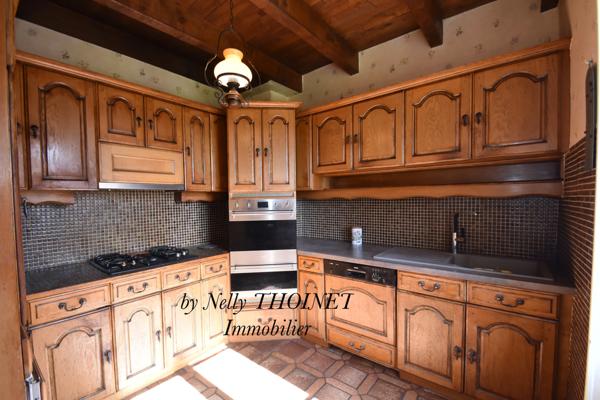 Dontreix (23700) Dépt.23. DONTREIX, ANCIEN CORPS DE FERME en pierre, 7 pièces, dépendances, terrain de 14 276 m2