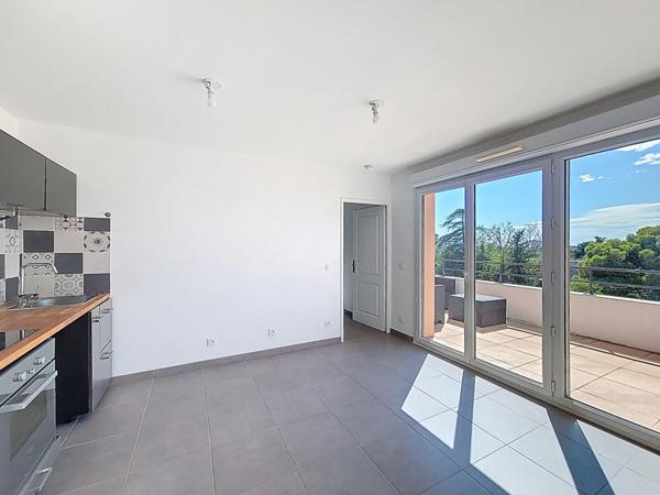 A louer  T2 de 36,14 m2 avec terrasse et box Residence neuve Marseille 12e