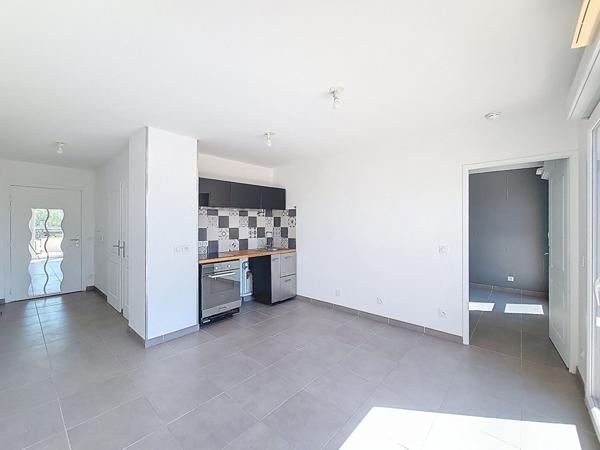 A louer  T2 de 36,14 m2 avec terrasse et box Residence neuve Marseille 12e