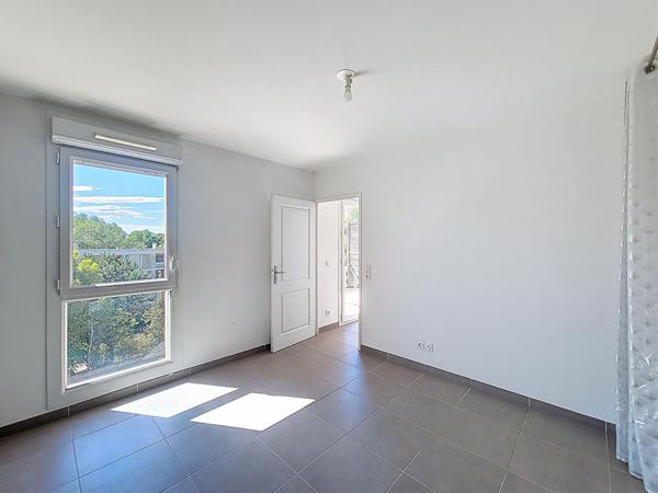 A louer  T2 de 36,14 m2 avec terrasse et box Residence neuve Marseille 12e