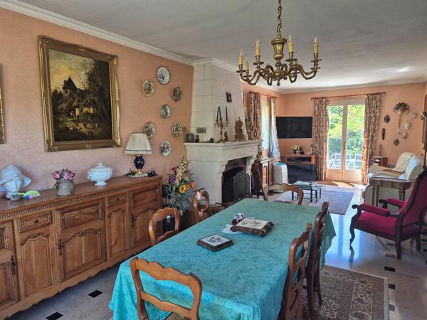 Maison d'architecte 6 pièces à vendre à Saint Avertin - Quartier résidentiel La Sagerie