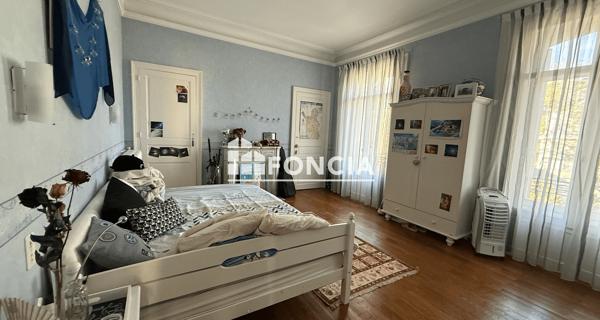 À vendre Maison 11 pièces 331.02 m² - Le Mans 72000