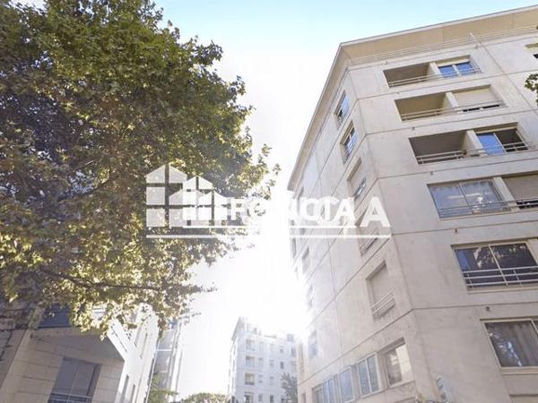 Location Studio 29.34 m² - 21 PLACE D'ACADIE Montpellier 34000