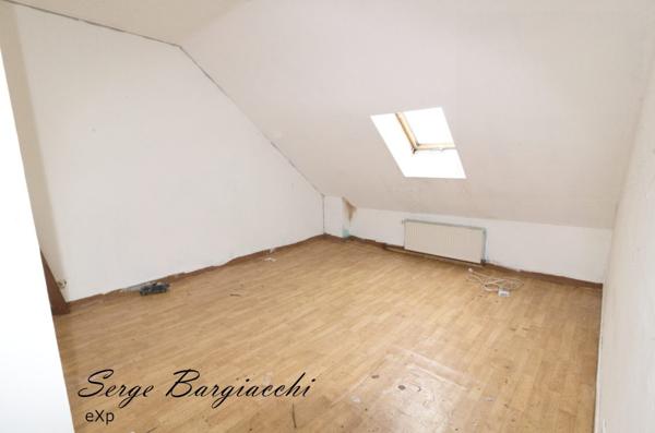 GROS POTENTIEL – 110 m² – 4 chambres – jardin + garage possible
