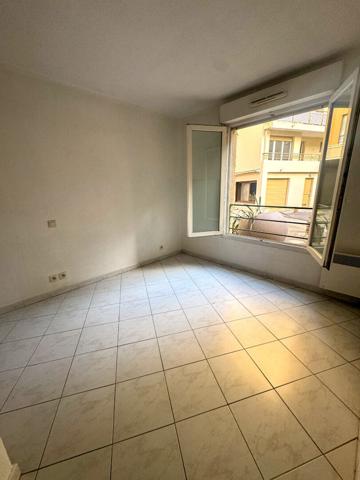 A VENDRE - 3 PIECES - NICE LIBERATION