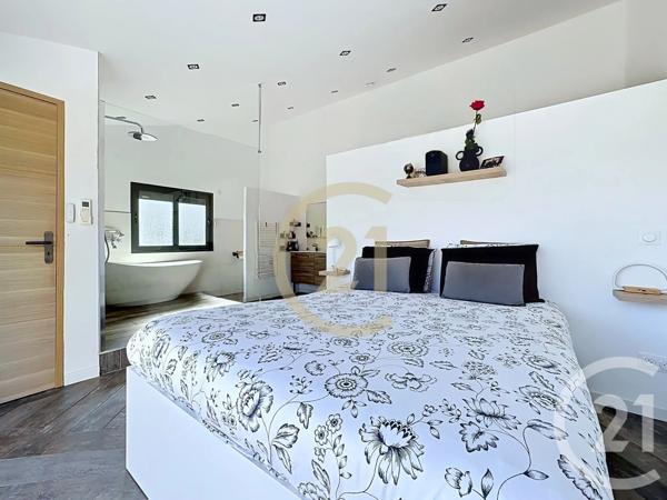 Maison à vendre  5 pièces - 181,59 m 2   ISTRES  - 13