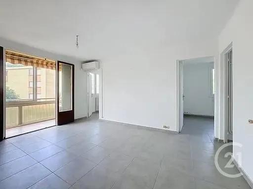 Appartement T4 à vendre  71 pièces - 71 m 2   FREJUS  - 83