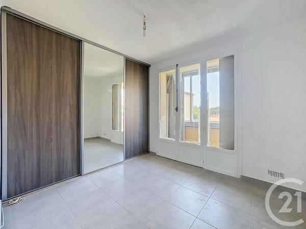 Appartement T4 à vendre  71 pièces - 71 m 2   FREJUS  - 83
