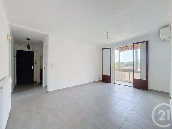 Appartement T4 à vendre  71 pièces - 71 m 2   FREJUS  - 83