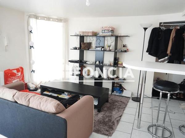 Location Appartement 2 pièces 26.7 m² - 18 RUE DE LA VIEILLE HORLOGE La Roche Sur Yon 85000