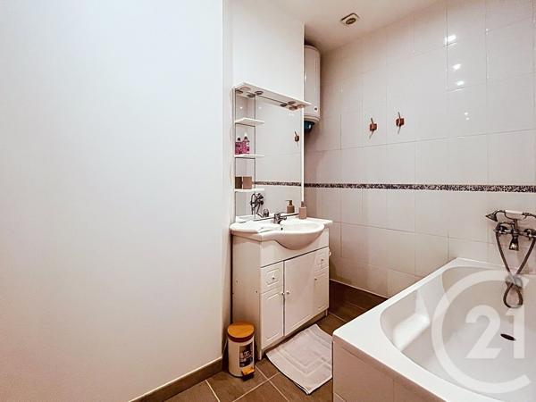 Appartement F3 à vendre  3 pièces - 60 m2 NOGENT SUR SEINE - 10