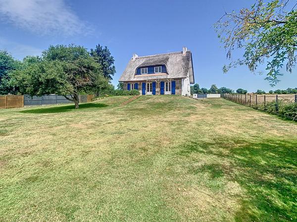 À VENDRE Charmante chaumière de 136 m² avec vue dégagée et grand jardin clos