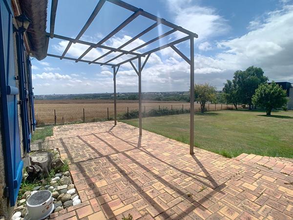 À VENDRE Charmante chaumière de 136 m² avec vue dégagée et grand jardin clos