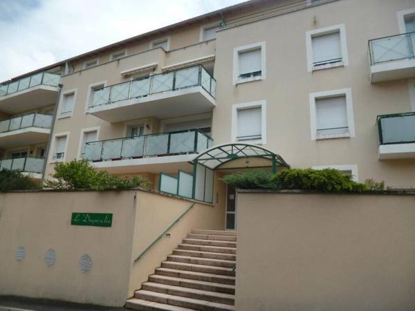 Résidence Le Duguesclin - F2 au 2ème avec une belle terrasse