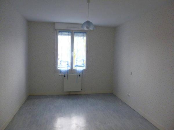 Résidence Le Duguesclin - F2 au 2ème avec une belle terrasse