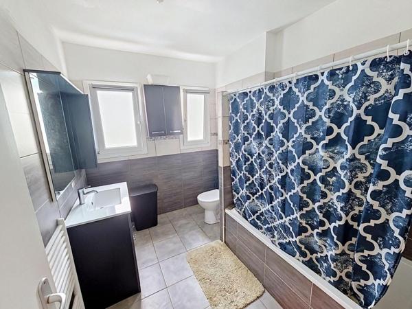 PORT-LOUIS : Maison de plain-pied avec 3 chambres et garage