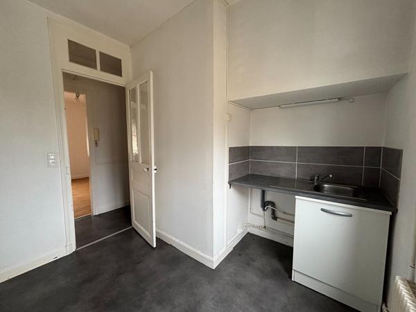 APPARTEMENT TYPE 3 NON MEUBLE - SECTEUR BARBATRE