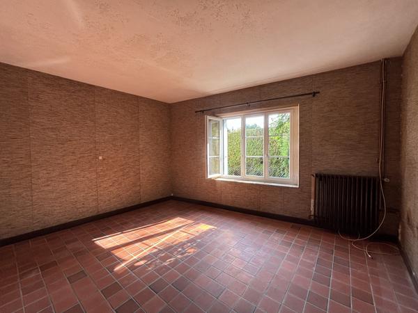 Maison briarde INVESTISSEMENT - A RENOVER - A DIVISER - A AIMER , 2973m² Terrain " A BATIR" - A DIVISER