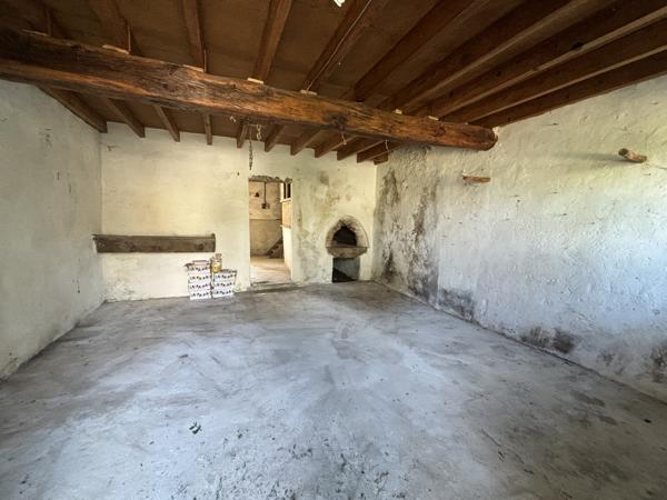 Maison briarde INVESTISSEMENT - A RENOVER - A DIVISER - A AIMER , 2973m² Terrain " A BATIR" - A DIVISER